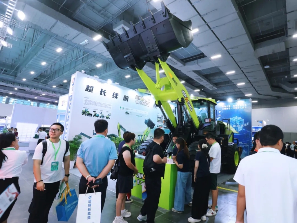 與您砼行丨晉工新能源攜綠色電動化解決方案亮相2025中國國際混凝土博覽會！